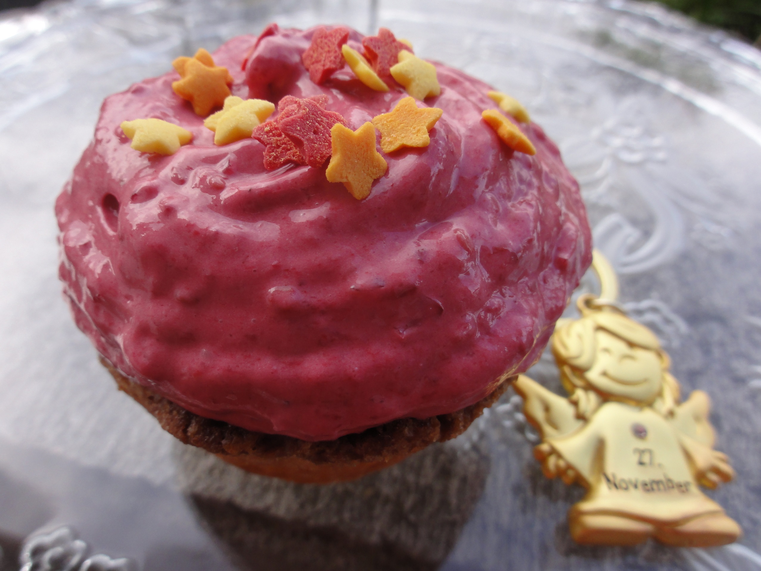 Cupcake cu crema de zmeura-reteta nr.100