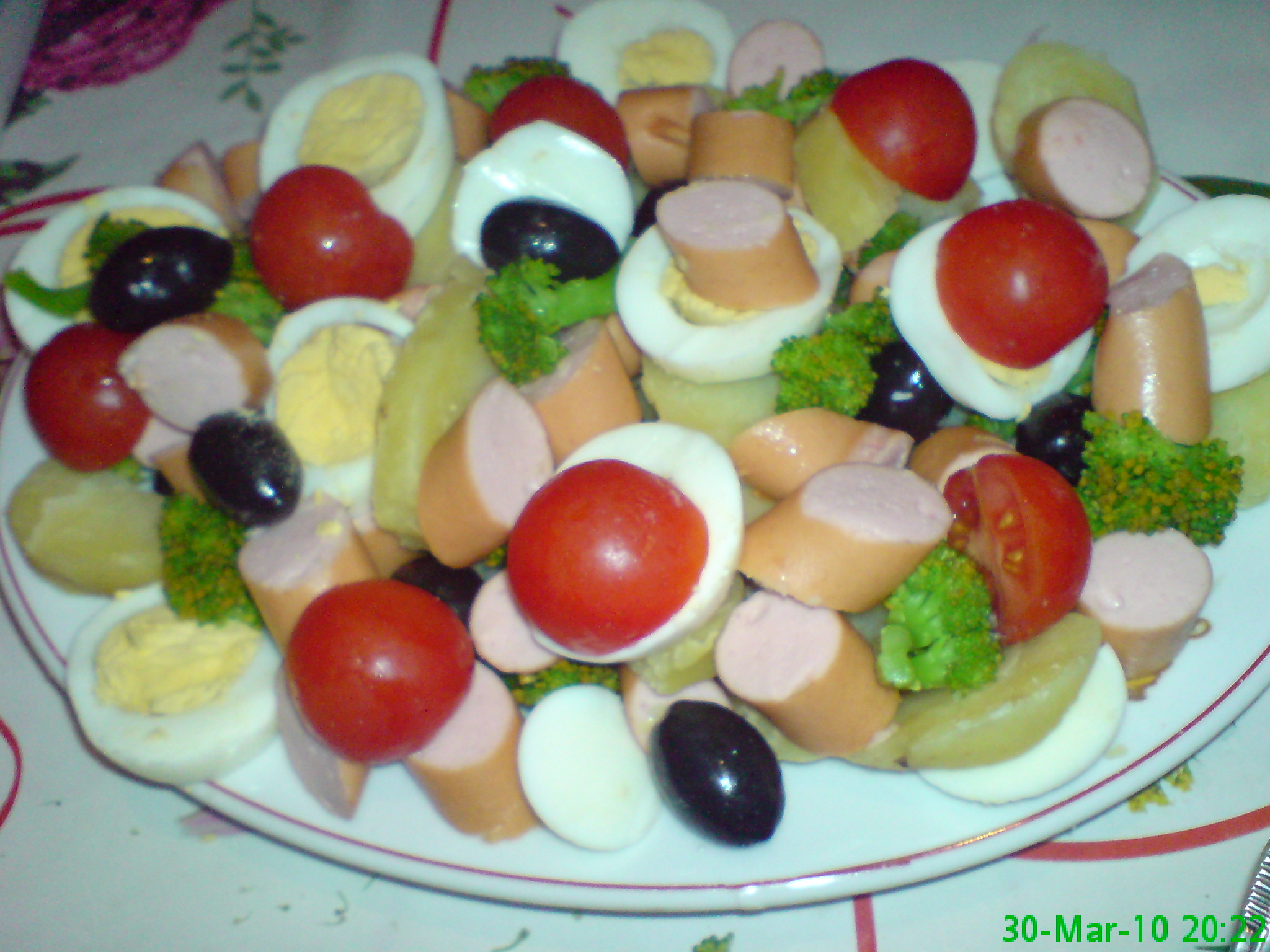 salata cu crenvursti