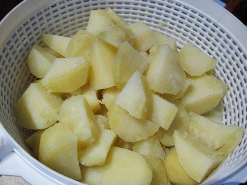Budinca de cartofi cu carnati
