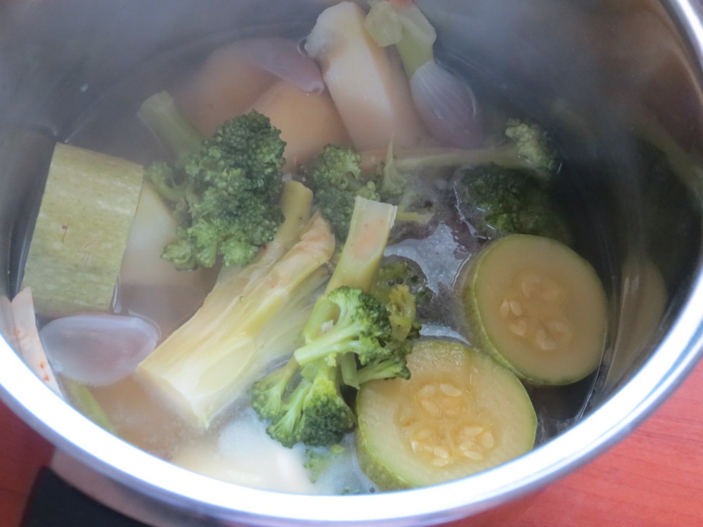 Supa crema de broccoli cu blue cheese