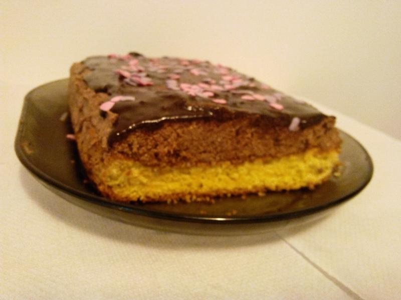 Prăjitură cu cremă de biscuiți și rom