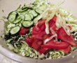 Salata de legume, cu sos de usturoi si iaurt-2