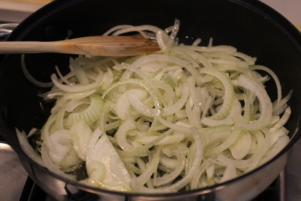 Bitoque cu ou si ghiveci de legume