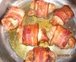 Pulpe de pui umplute cu carnaciori si invelite in bacon-6