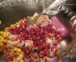 Salata cu porumb, fasole, ceapa rosie si rodie-5