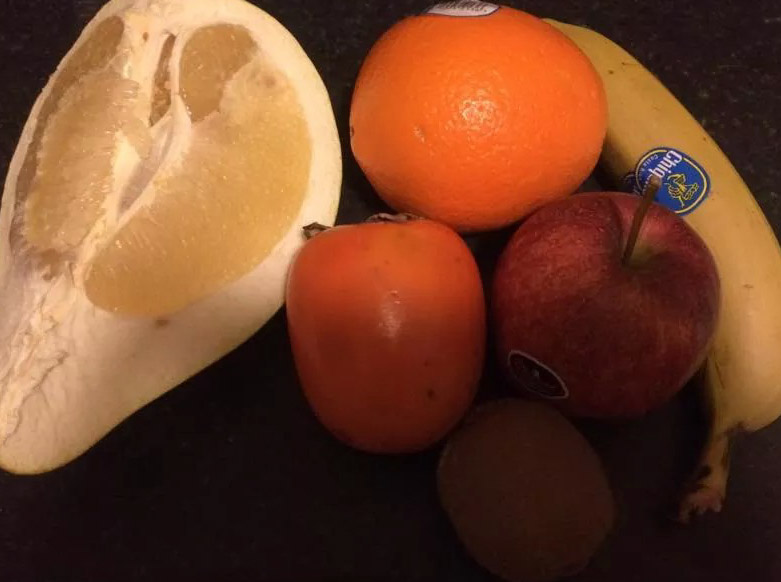 Salata de fructe cu frisca