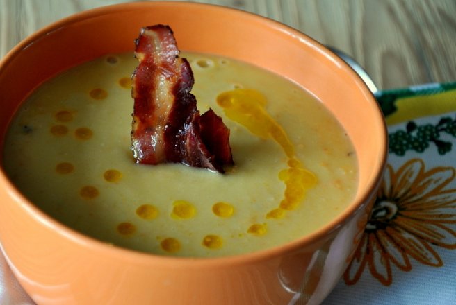 Supa de mazare cu bacon