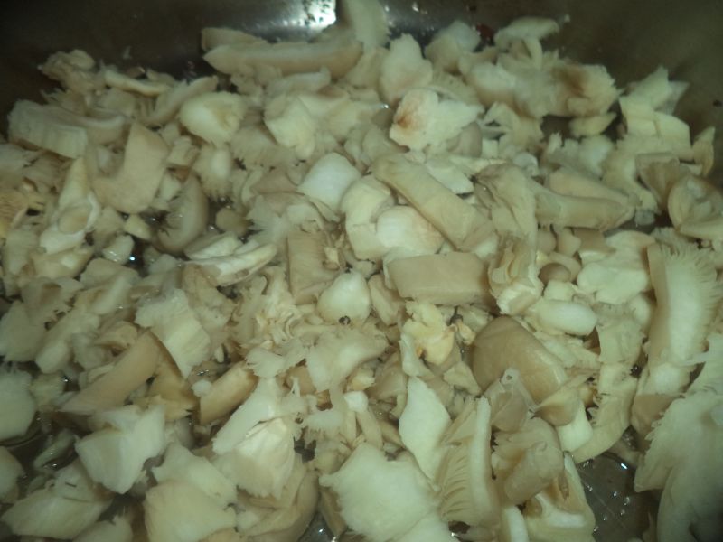 Pilaf de orez cu soia si ciuperci la tigaie