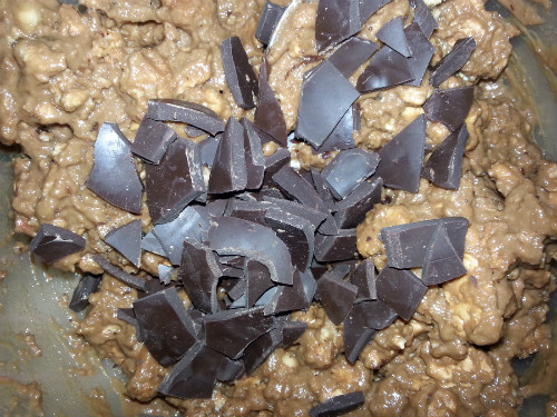 Salam de biscuiţi, reţetă cu ciocolata si cocos