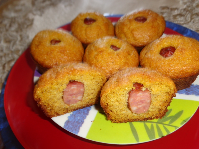 Muffins cu malai si carnaciori