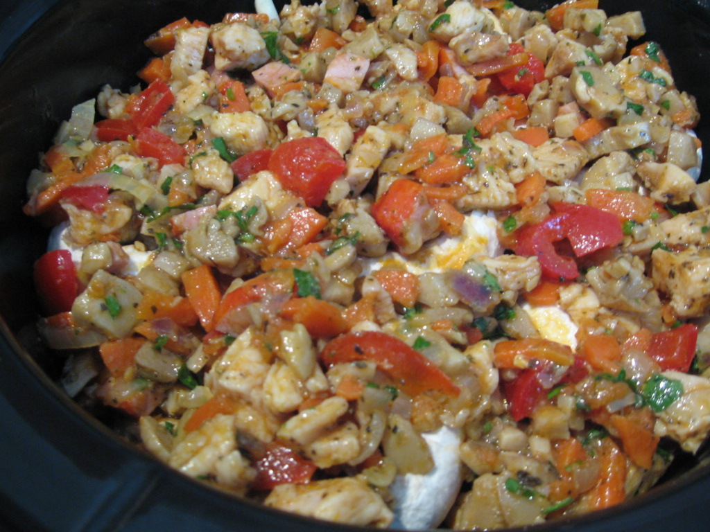 Ciuperci umplute cu legume si piept de pui la slow cooker Crock-Pot