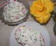 Cremă de brânză cu ceapă verde, mărar şi petale de trandafir-9