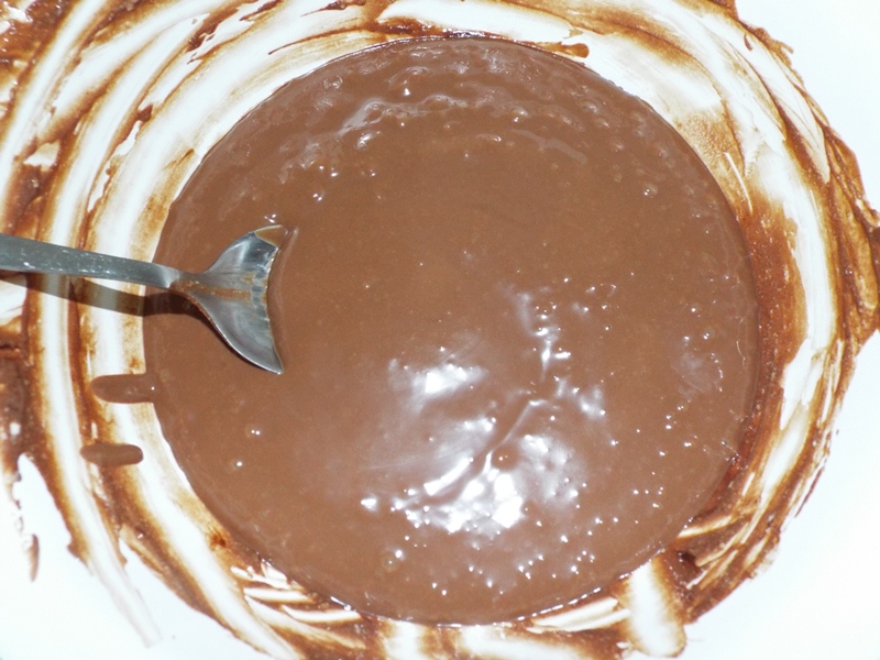 Mini prajiturele cu iaurt si ciocolata