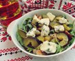Salata cu branza, prune, crutoane si rucola-8