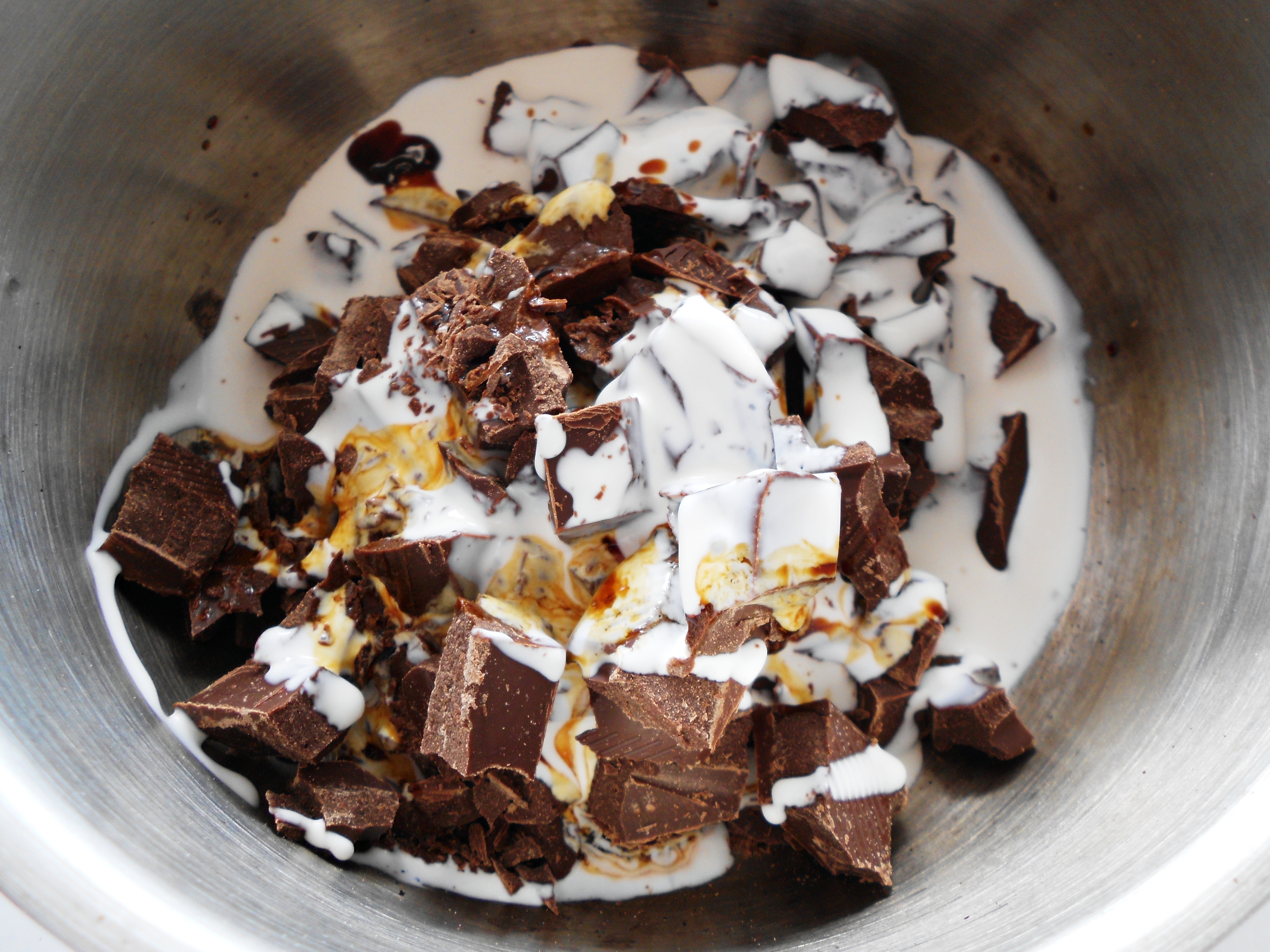 Impletitura cu ciocolata si alune de padure la slow cooker Crock-Pot