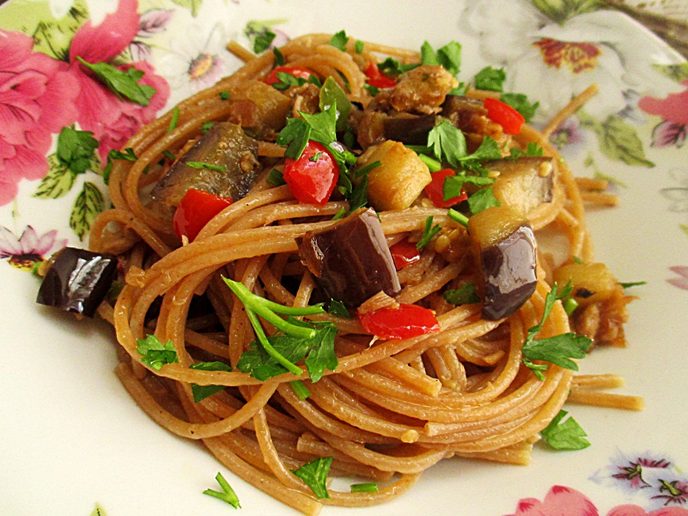 Spaghete integrale cu legume si  ton