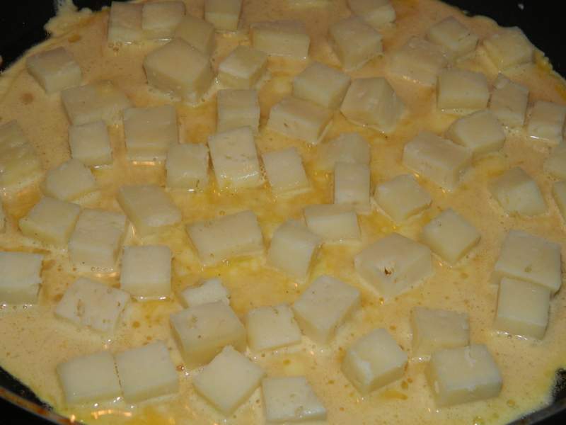 Omleta quarto formaggi
