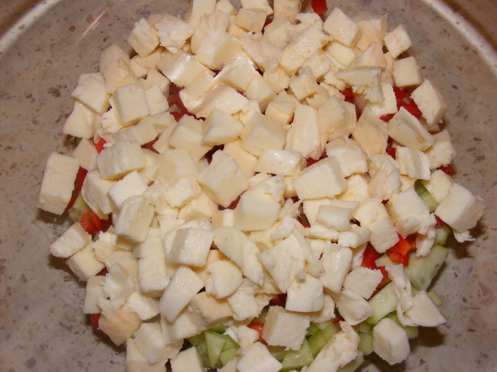 Salată de paste cu somon afumat