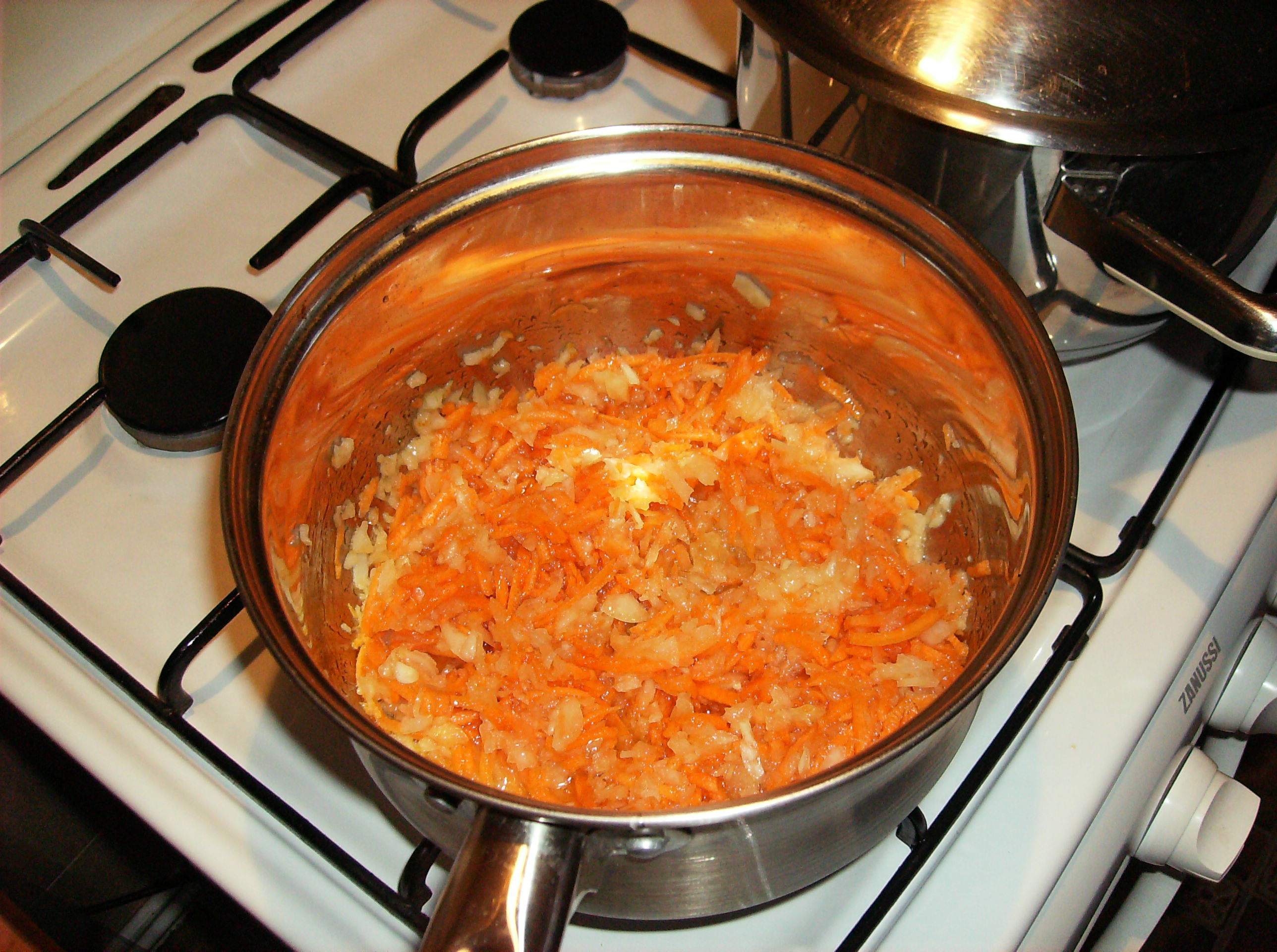 Tocăniță de ciuperci cu morcovi
