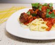 Spaghete cu chiftele si sos de rosii-13