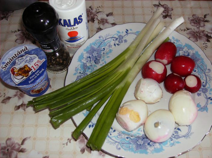 Salată de ridichi cu ouă