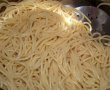 Spaghetti cu conserva din carne si sos de rosii cu usturoi-19