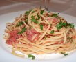 Spaghetti cu conserva din carne si sos de rosii cu usturoi-32