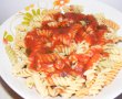Salată de paste cu somon afumat şi sos de roşii-6