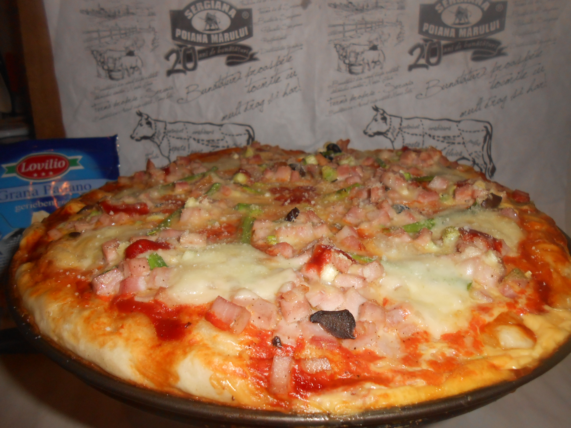 Pizza cu bunatati de la Sergiana Poiana marului
