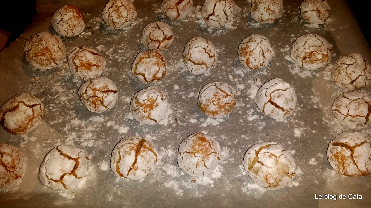 Biscuiti Amaretti cu piure de castane