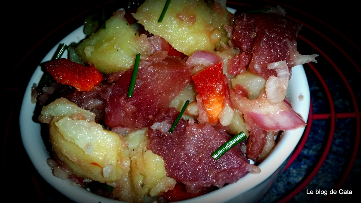 Salata de cartofi bicolora