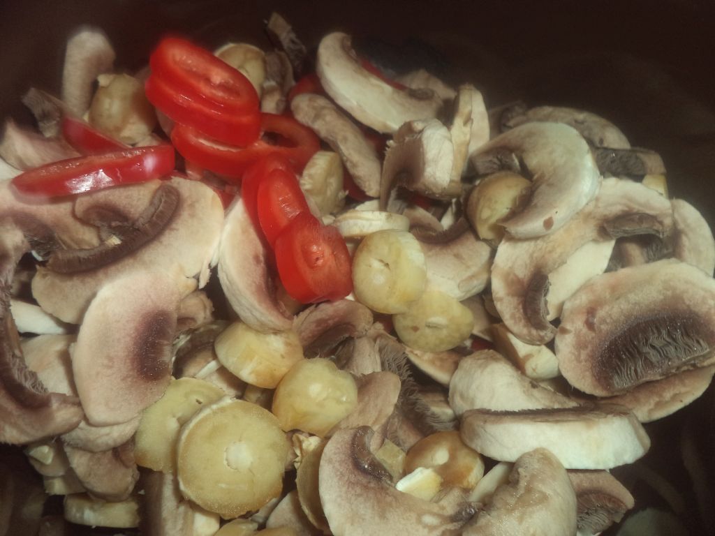 Ciuperci calite cu ardei kapia