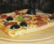 Pizza cu salam uscat-0