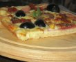 Pizza cu salam uscat-2