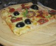 Pizza cu salam uscat-14