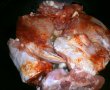 Carne de iepure in sos de rosii cu usturoi servita cu paste-3