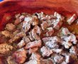 Tocana de cartofi cu carne de porc in vas de lut-4