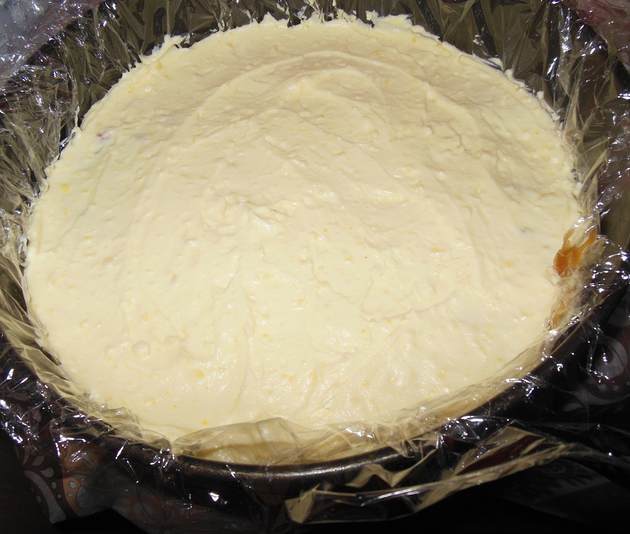 Tort cu crema de lamaie, caramel si alune de padure