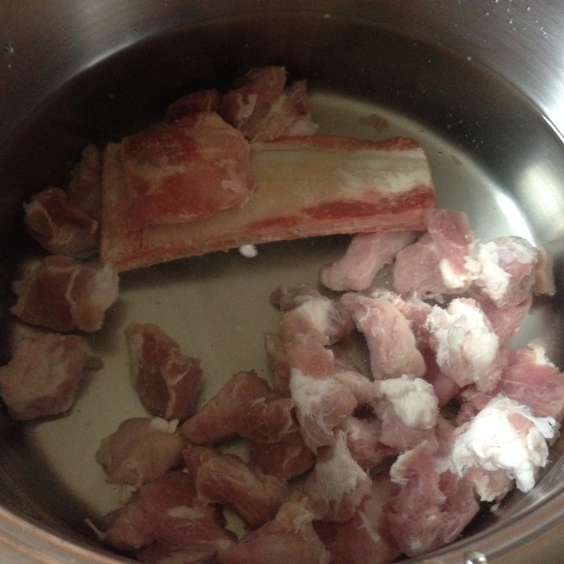 Ciorba mixta cu carne de porc si os de vita