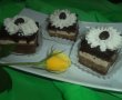 Prajitura cu mouse de ciocolata si crema de biscuiti (reteta 900)-13