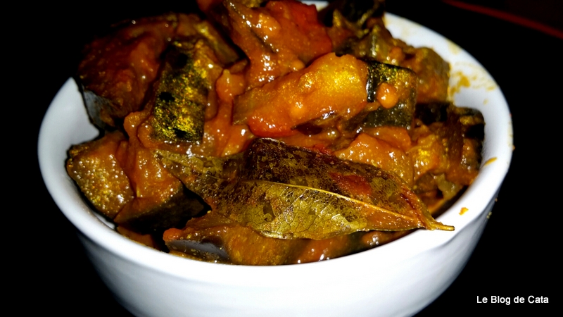 Curry de vinete in sos dulce acrisor de rosii