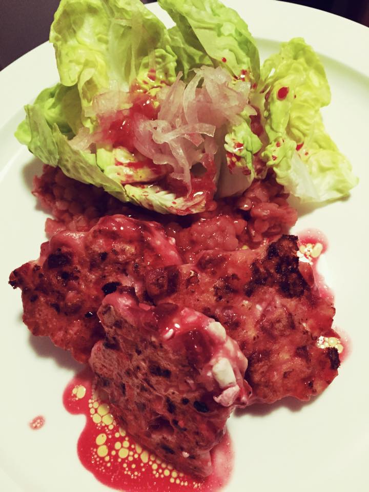 Chiftele din sfecla rosie cu salata de linte