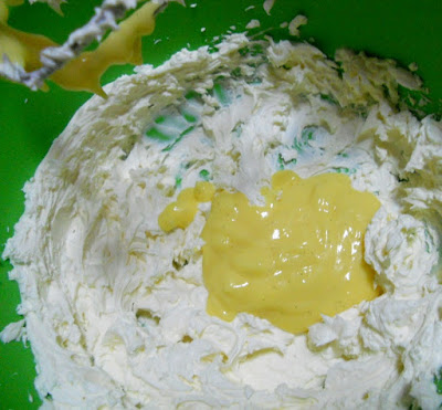Tort de clatite cu capsuni si crema de vanilie