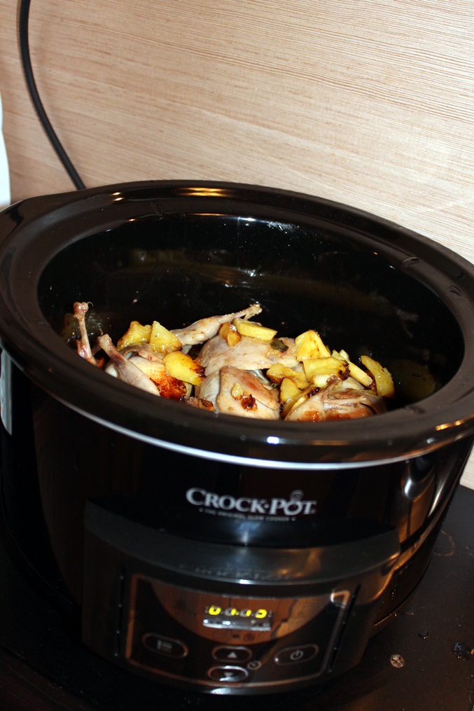Prepelite cu  ananas si ciuperci la slow cooker Crock-Pot 4,7 L Digital