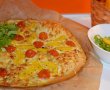 Pizza cu portocale, asortata cu salata-11