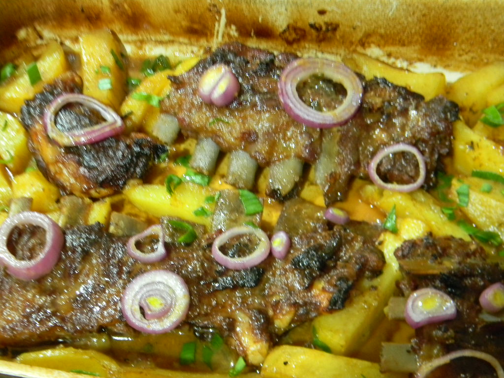 Costita picanta marinata in cidru - cu cartofi - la cuptor