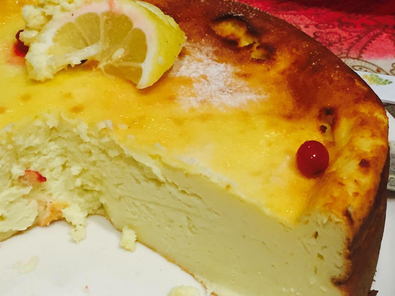 Cheesecake cu lamaie delicios