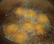 Bulete de cartofi cu soia, ardei si mujdei de usturoi-6