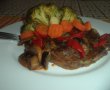 Carne cu ciuperci la cuptor si legume la tigaie-11