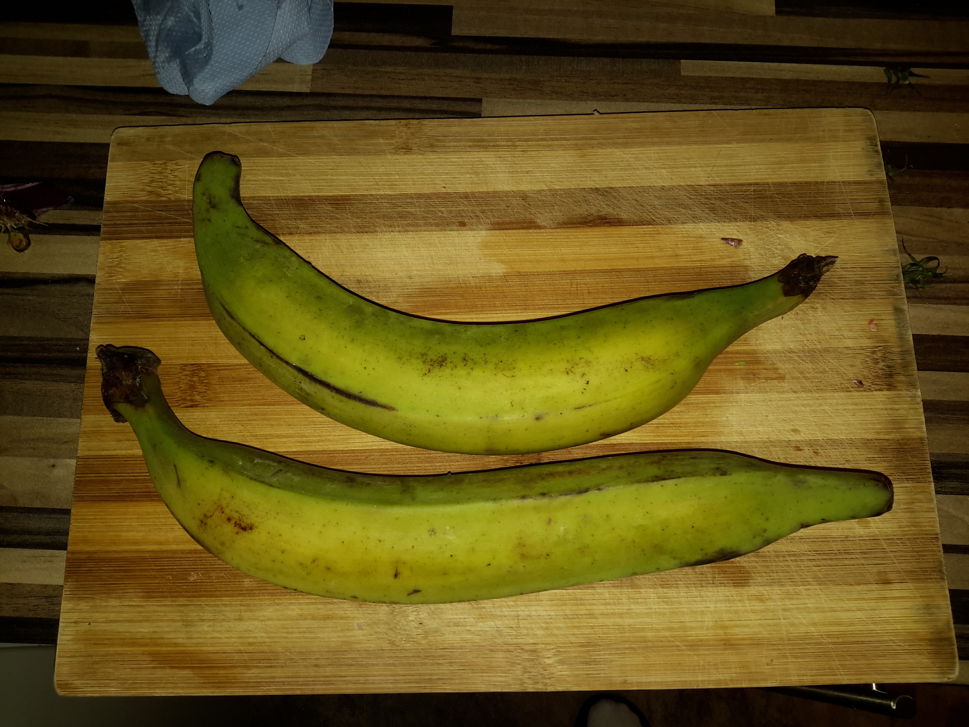 Banane umplute cu creveti si salsa